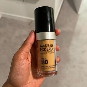 Make up forever HD foundation - Shade Y365